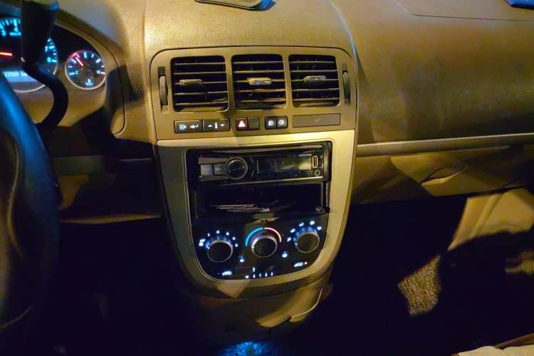 Used Buick GL8 2014 2.4L Classic Edition