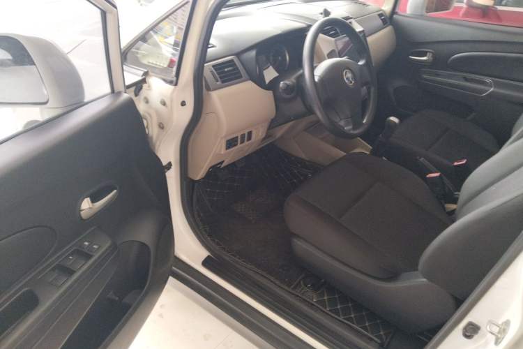 Used Venucia R50 2016 1.6L Manual Elite Edition
