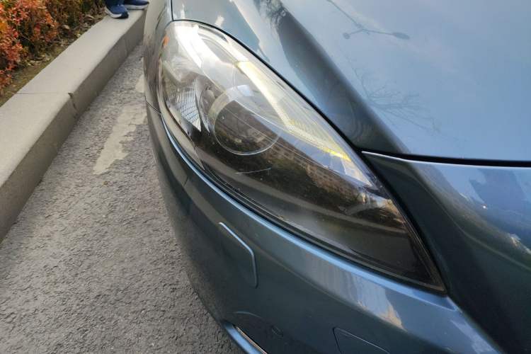 Used Volvo V40 2013 2.0T Zhiya Edition
