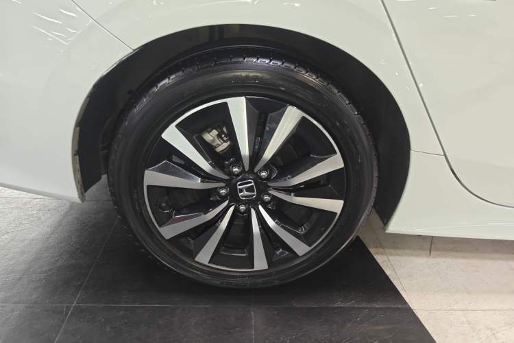 Used Honda Civic 2023 2.0L eHEV Pioneer Edition