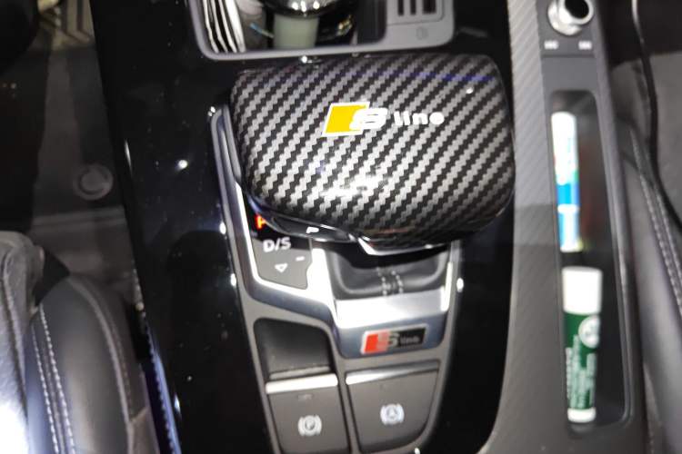Used Audi Q5L Sportback 2021 40 TFSI Luxury Edition Gear Lever