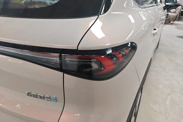 Used Wuling Bingo S 2025 Model 325km Deluxe Edition Exterior 3