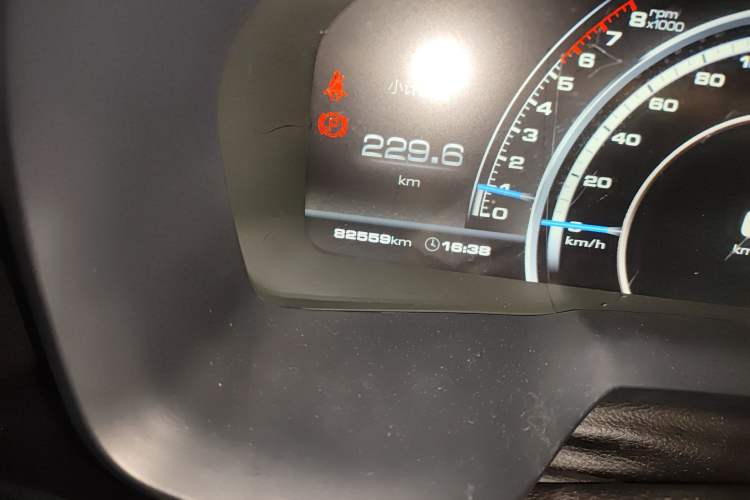 Used Wey VV7 2017 2.0T Flagship Model Odometer Close Up