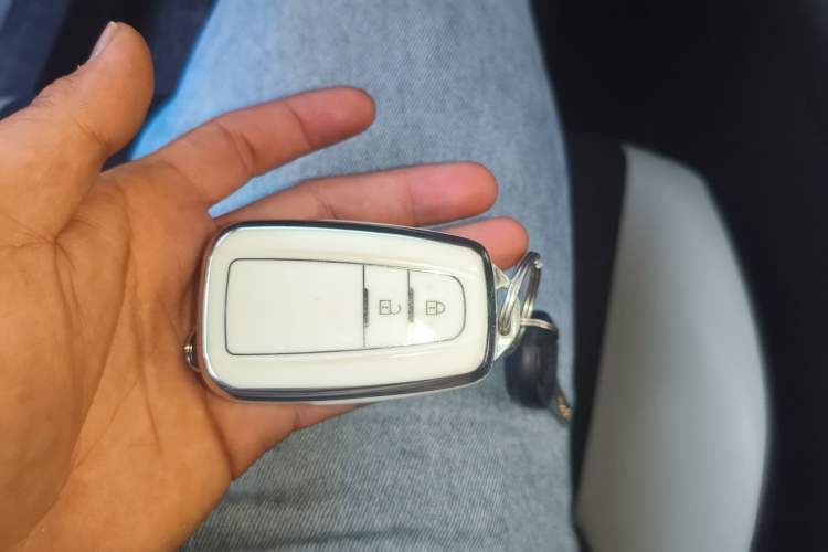 Used Toyota IZOA 2021 2.0L Yichi SPORT
