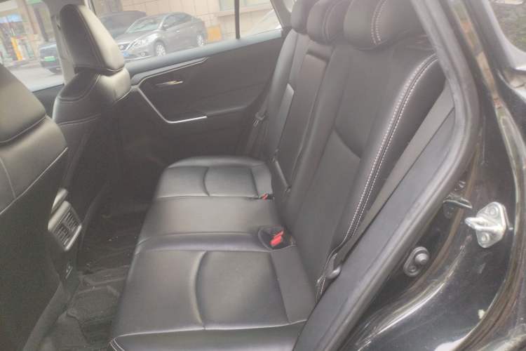 Used Toyota RAV4 2022 2.0L CVT Two-Wheel Drive Fashion Edition Left Rear Seat