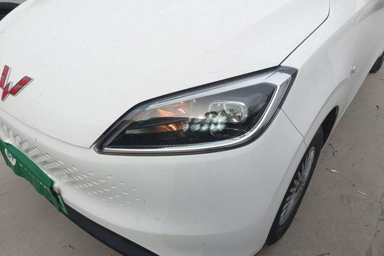 Used Wuling Hongguang New Energy 2025 Extended-Range Hybrid 50 km Standard Version Left Front Headlight