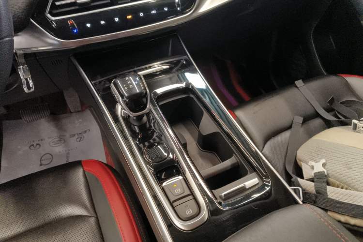 Used SOL X8 2021 300T DCT Panoramic Luxury Edition 5 Seats