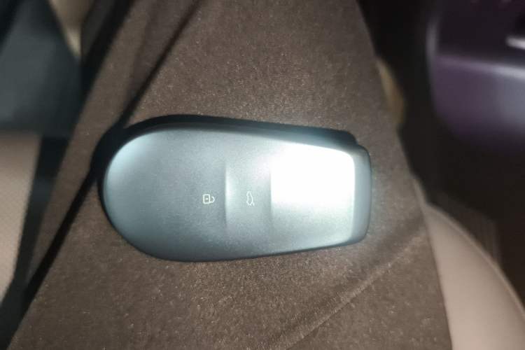 Used Nissan N7 2025 625 Max Interior 1