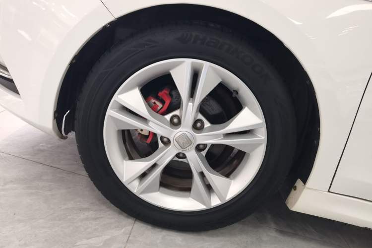 Used Zotye Z500 2016 1.5T Manual Luxury Edition Left Front Wheel Hub