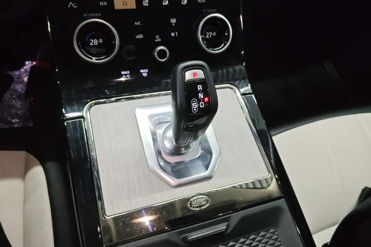 Used Land Rover Range Evoque 2023 Aurora L 249 PS Luxury Edition Gear Lever