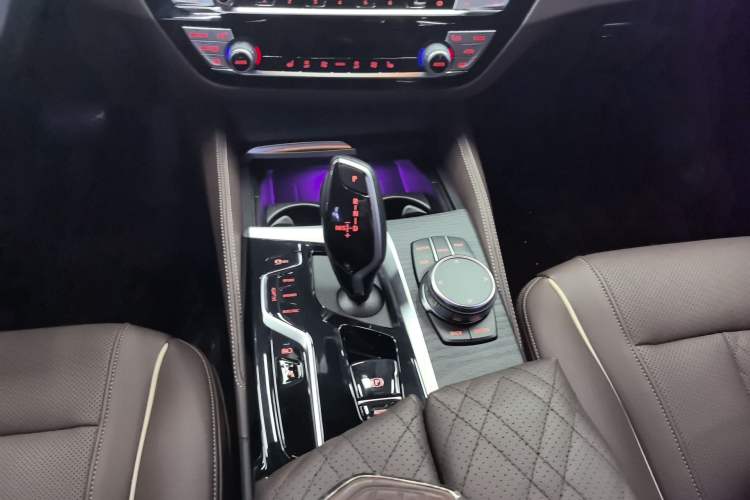 Used BMW 5 Series New Energy 2022 Restyled 535Le M Sport Package Gear Lever