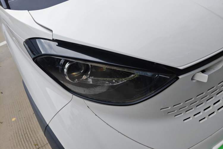 Used Baojun E100 2019 250KM Smart Drive Edition Right Front Headlight