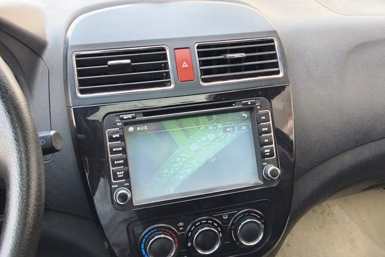 Used FORTHING Joyear X5 2013 1.6L Manual Luxury Model China IV Standard
