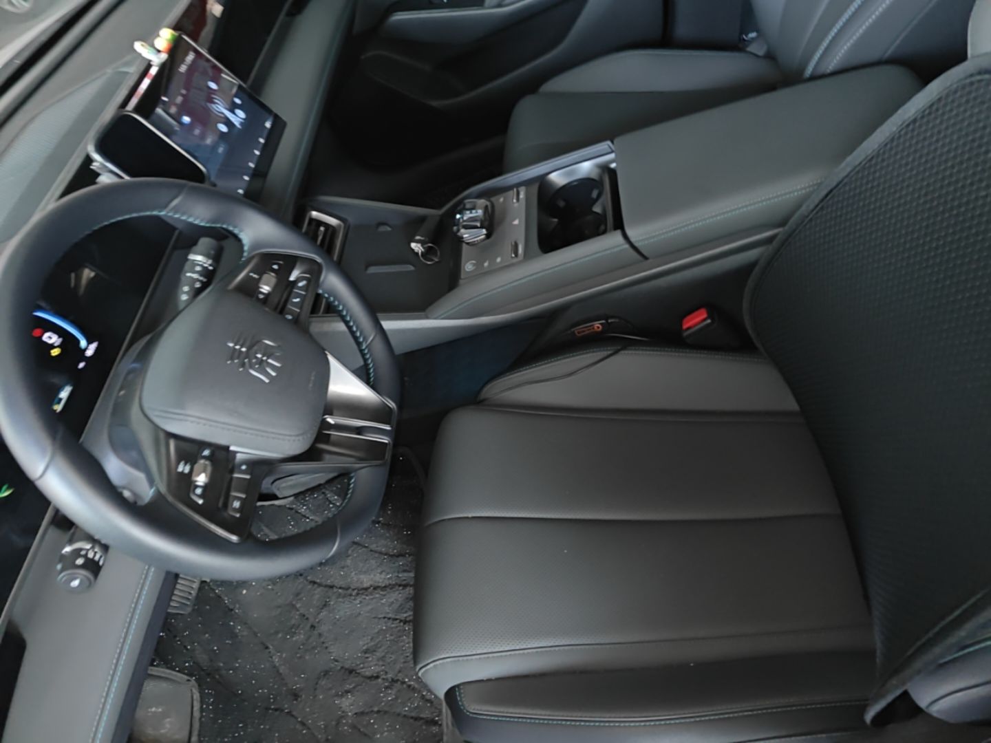 BYD Qin L 2024 DM-i 80KM Leading Model — снимка 17