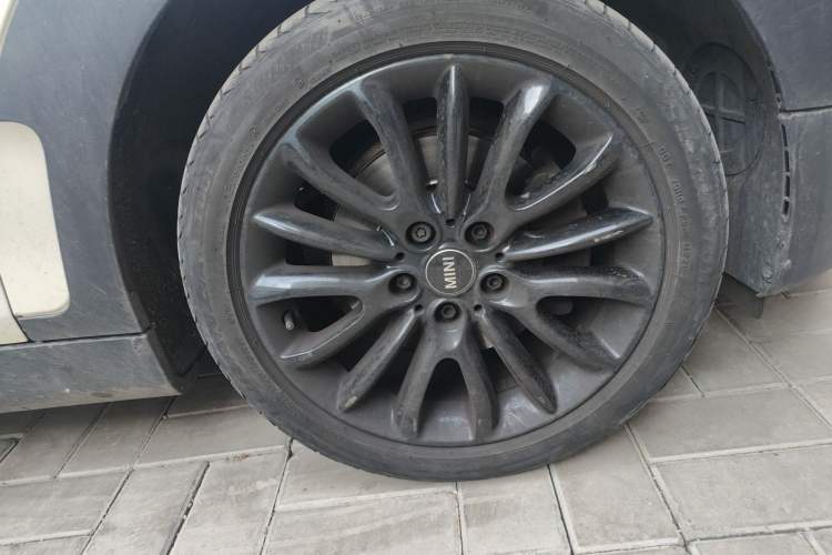 Used MINI Clubman 2018 1.5T COOPER Classic Edition Right Front Wheel Hub