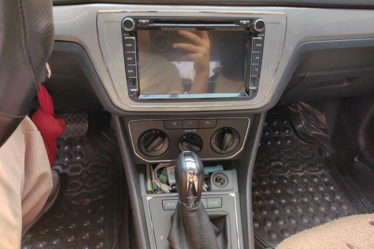 Used Volkswagen Lavida 2015 1.6L Automatic Comfort Edition