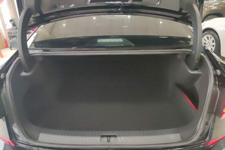 Used Volkswagen Passat 2025 Premium Version 380TSI Dragon Edition
