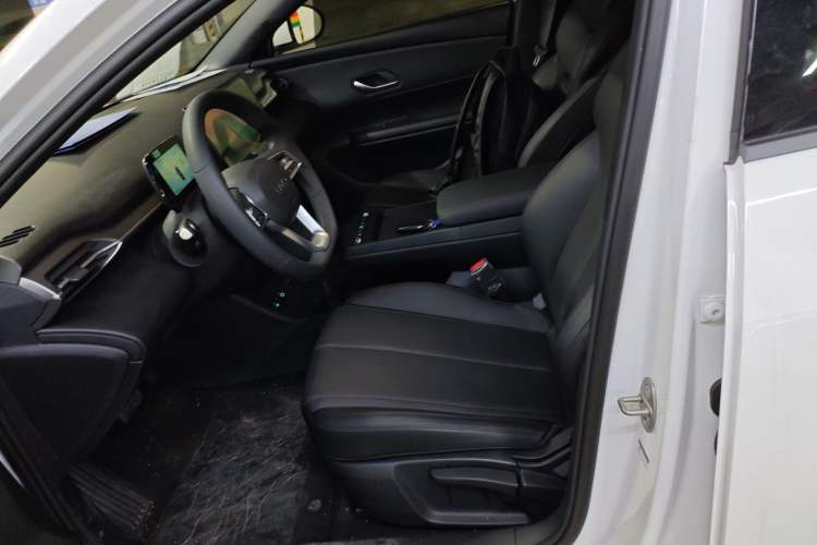 Used BYD e7 2025 Model 520 Smart Mobility Edition
