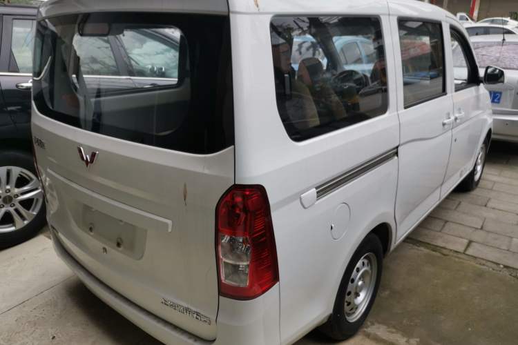 Used Wuling Rongguang V 2015 1.5L Base Version Rear Right 45 Deg
