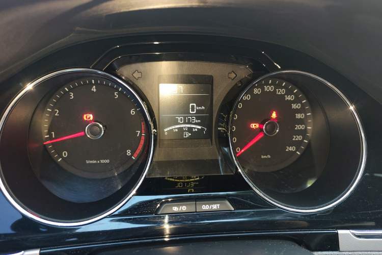 Used Volkswagen Bora 2015 Zhuihui Edition 1.6L Manual Comfort Model Odometer Close Up