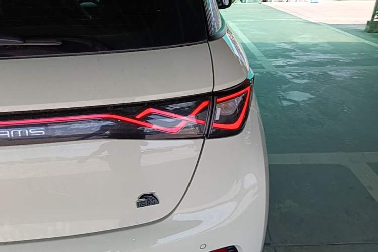Used BYD Dolphin 2023 420 km Fashion Edition
