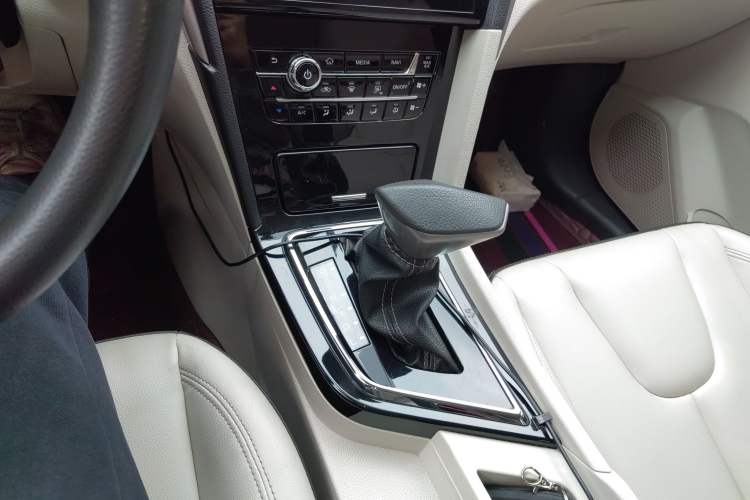 Used Venucia D60 2018 1.6L CVT Smart Connect Elite Edition