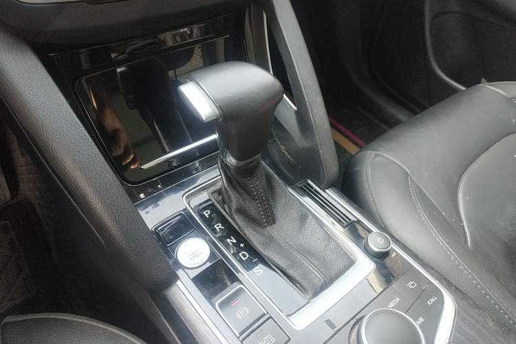 Used BORGWARD BX7 2018 28T 2WD Comfort Version 5 Seats China VI Emission Standard
