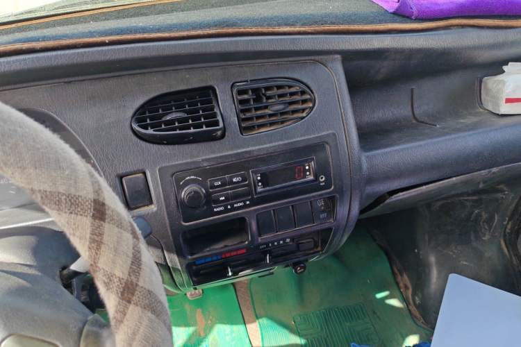 Used Dongfeng Xiaokang K07II 2013 1.0L Base Version Audio And AC Panel