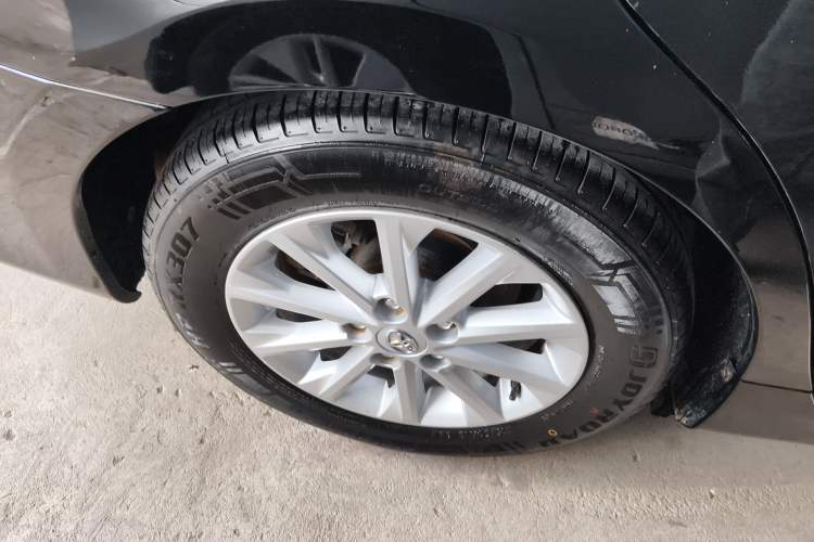 Used Toyota Camry 2015 2.0G Premier Edition Exterior 5