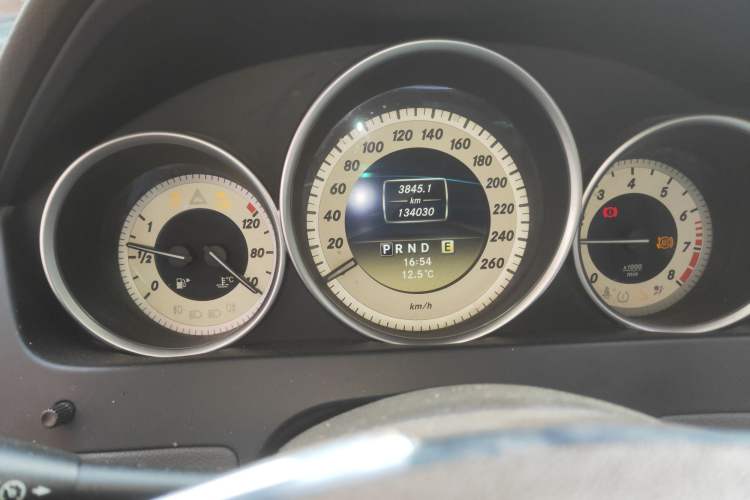 Used Mercedes-Benz C-Class 2010 C 200 CGI Elegance Model
