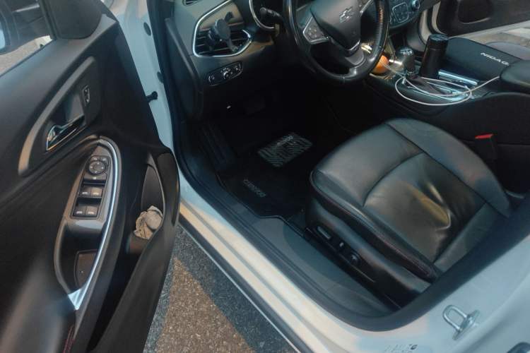 Used Chevrolet Malibu XL 2019 Redline 550T Automatic Sport Edition Driver Seat