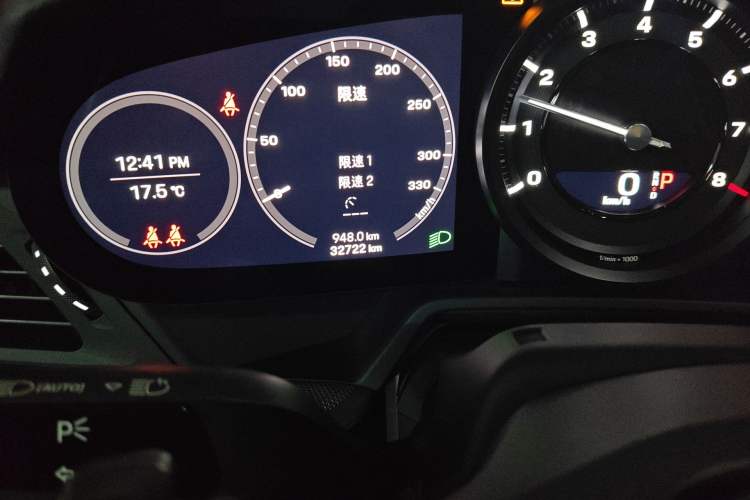 Used Porsche 911 2020 Carrera 4 3.0T Odometer Close Up