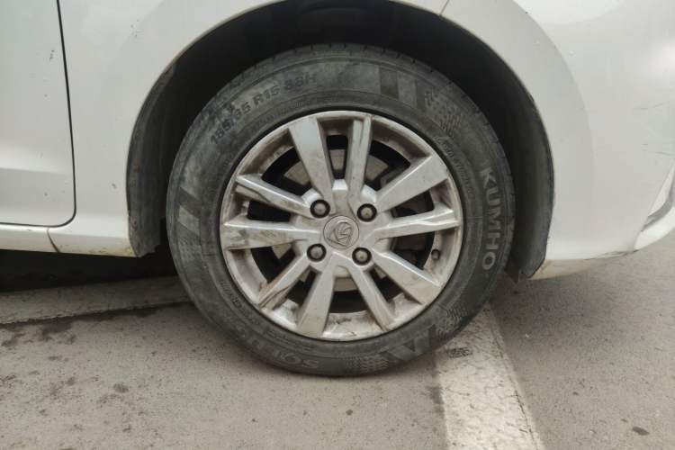 Used Baojun 360 2019 1.5L CVT Elite Version China VI Right Front Wheel Hub