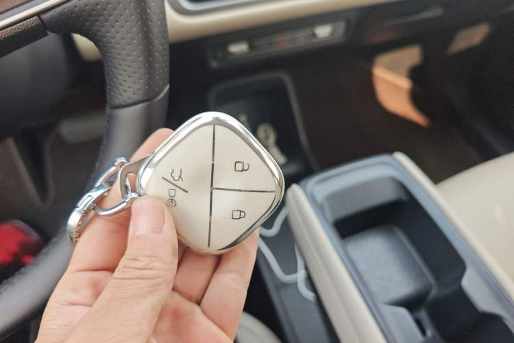 Used Wuling Bingo PLUS 2024 330 km Range Five-Seater Version