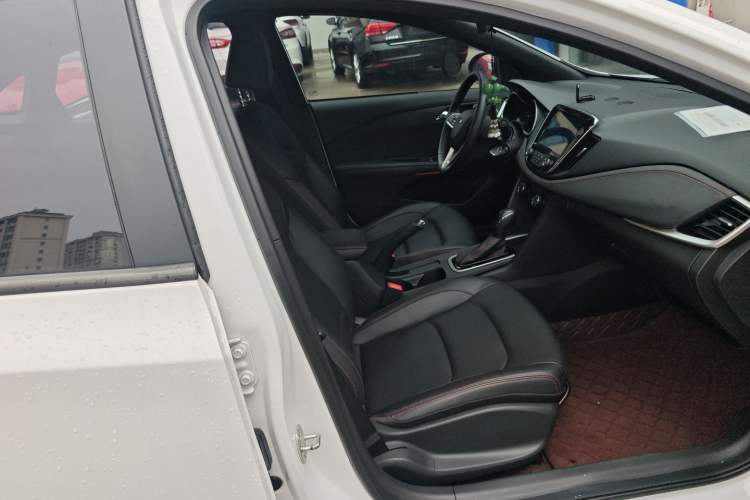 Used Chevrolet Monza 2020 Light Hybrid RS 330T Automatic Comfort Edition Right Front Seat