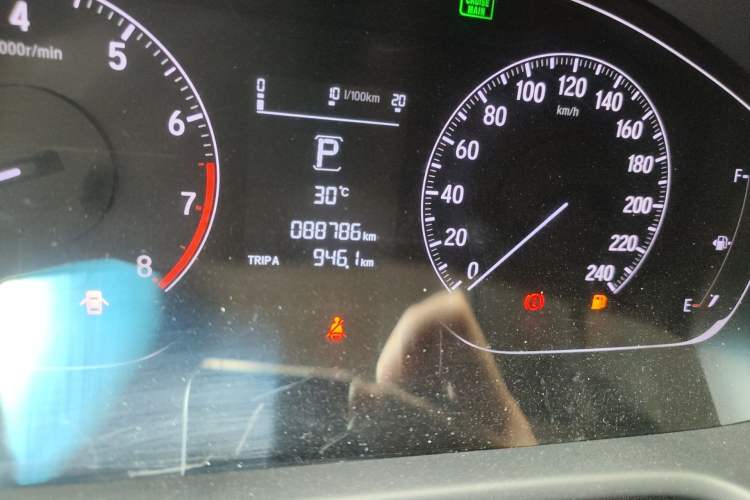 Used Honda Accord 2018 260TURBO Elite Edition China V Odometer Close Up