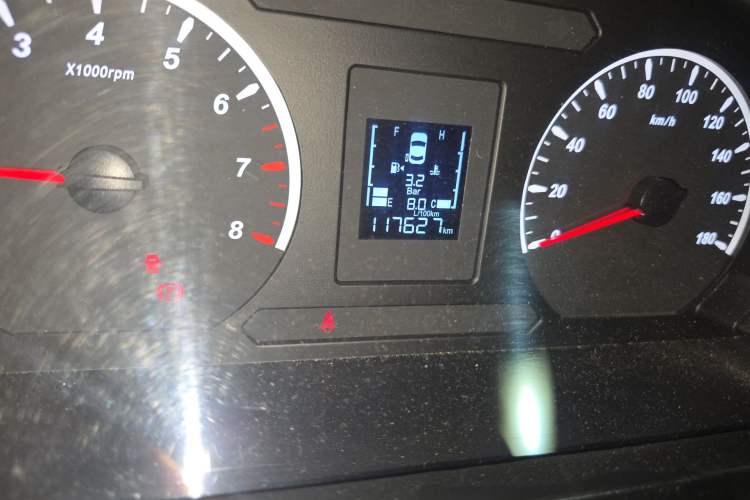 Used FORTHING Lingzhi 2022 M5L 1.6L Utility Model 7 Seats Odometer Close Up