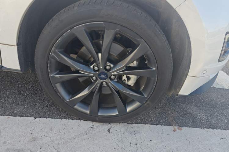 Used Ford Edge 2016 EcoBoost 330 V6 Four-Wheel Drive Sporty 7-Seater