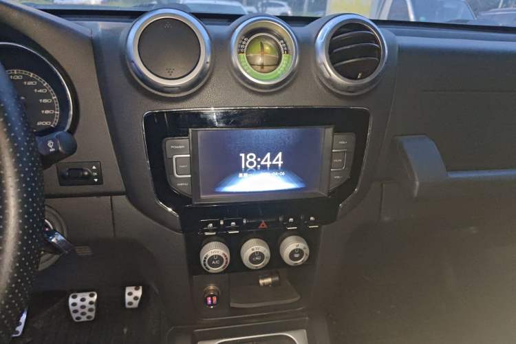 Used BAIC Off-Road BJ40 2016 40L 2.0T Manual All-Wheel Drive Prestige Edition
