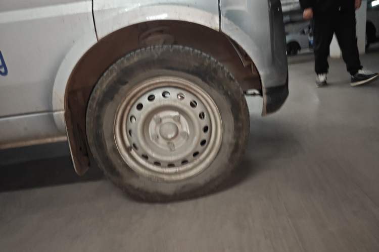 Used Wuling EV50 2022 Affordable Model Anchi with 35.904 kWh
