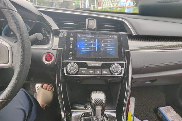 Used Honda Civic 2016 220TURBO CVT Luxury Edition Audio And AC Panel