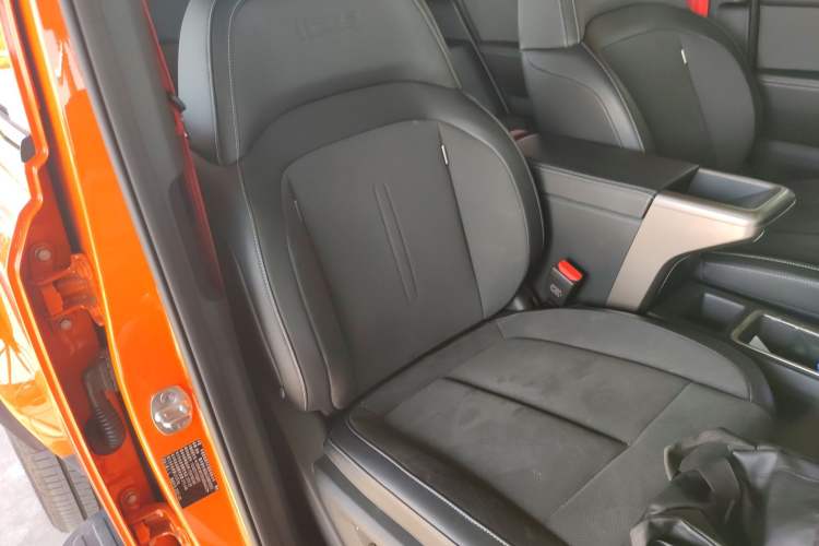 Used iCAR V23 2026 Model V23S 501 Four-Wheel Drive Peak Performance Edition Right Front Seat