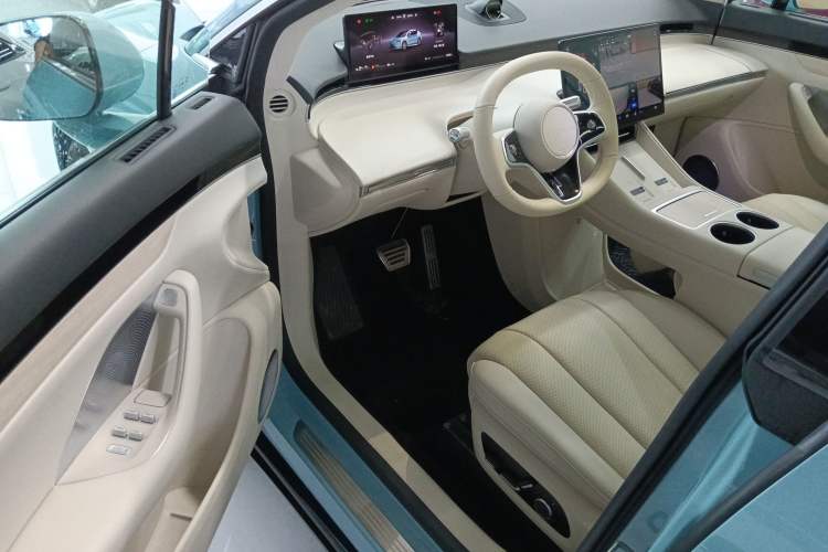 Used Hima Luxeed R7 2025 Range-Extended Version 251 km Max Driver Seat