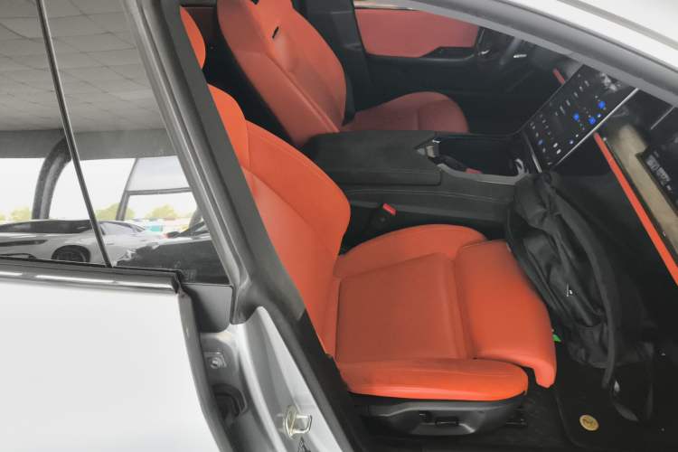 Used NETA S 2022 All-Electric 715 km Range Rear-Drive Deluxe Version Right Front Seat