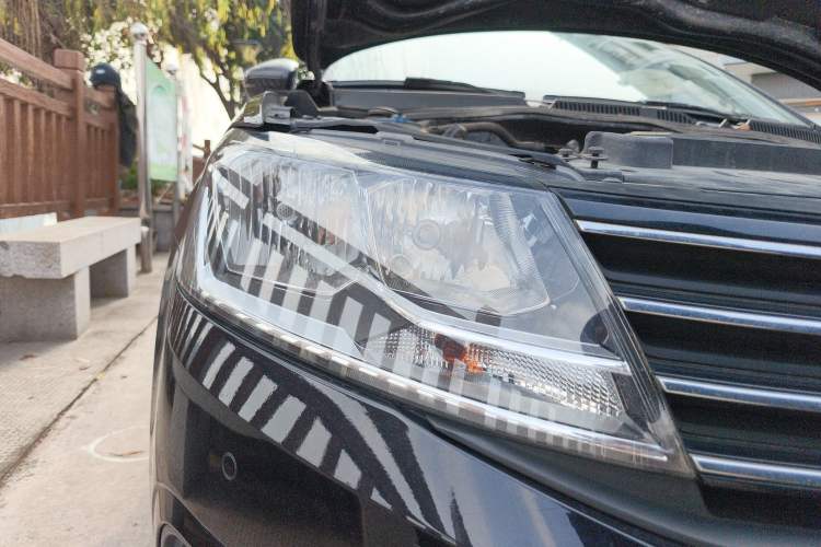 Used Volkswagen Lavida 2015 1.6L Manual Comfort Edition