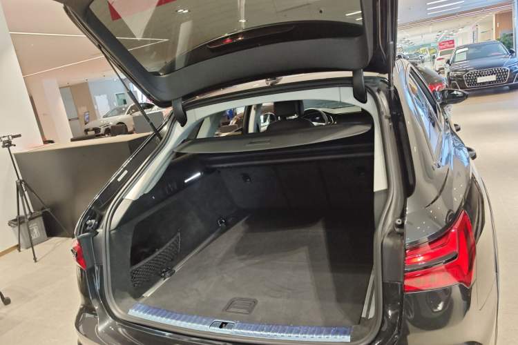 Used Audi A6 2021 allroad quattro Explorer 55 TFSI Prestige Off-Road Model