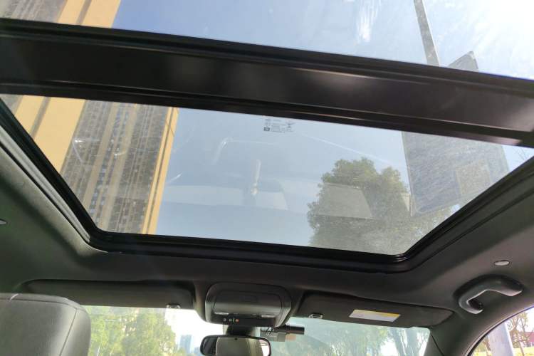 Used Cadillac XT5 2022 2.0T Two-Wheel Drive Luxury Version