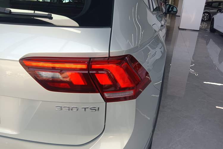 Used Volkswagen Tiguan L 2021 330TSI Automatic Two-Wheel Drive R-Line Enhanced Edition
