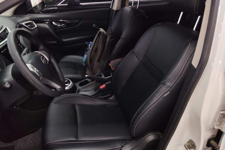 Used Nissan Qashqai 2016 2.0L CVT Elite Edition Left Front Seat