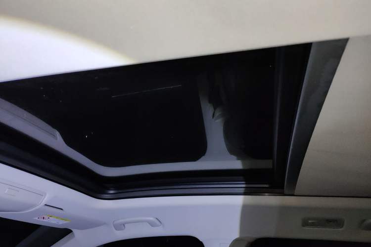 Used Volkswagen Tiguan L 2021 330TSI Automatic Two-Wheel Drive R-Line Enhanced Edition
